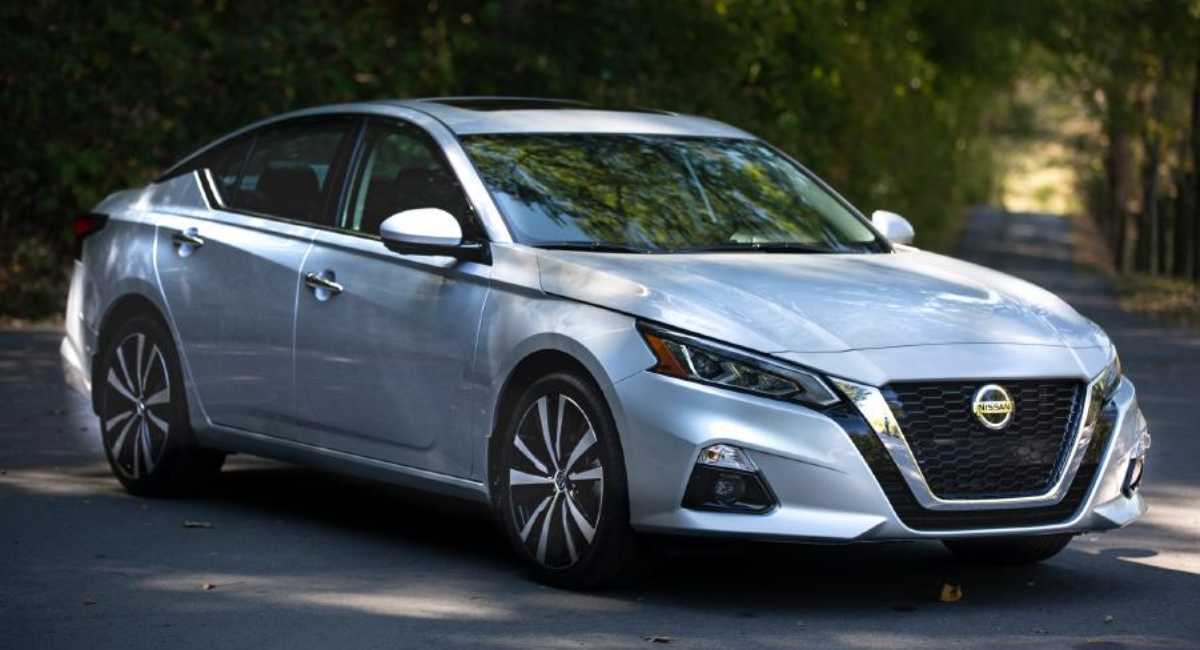 Balancing Power and Efficiency with the Nissan Altima Post Image